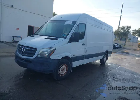 2015 Mercedes-Benz Sprinter 2500 High Roof z USA, uszkodzony, nr VIN WD3PE8DB2FP127501
